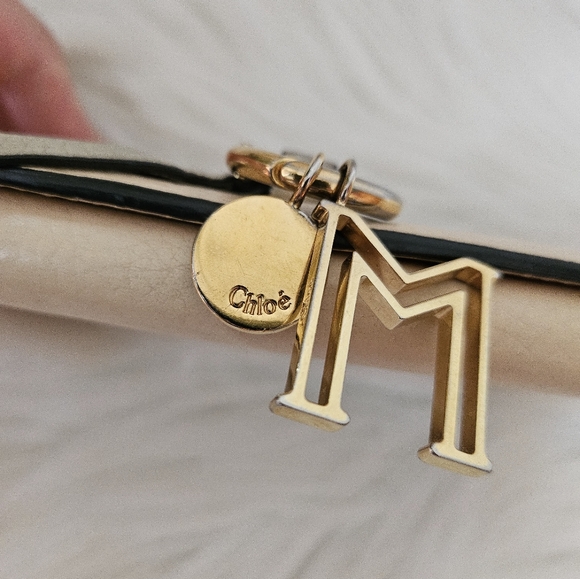 ❌SOLD❌ 🩷Chloe Alphabet Wallet🩷 - Picture 6 of 14